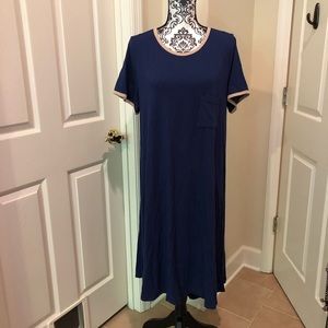 LeLaRoe Carly dress with breast pocket